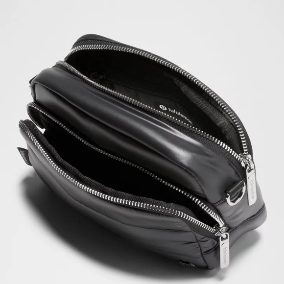 Lululemon Everywhere Crossbody Bag 2L
Wunder Puff - Picture 3 of 11